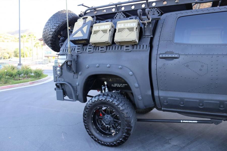 Детали экстерьера Toyota Tundra CrewMax 4x4 Zombie Apocalypse 2013 года  (фото 253 из 461)